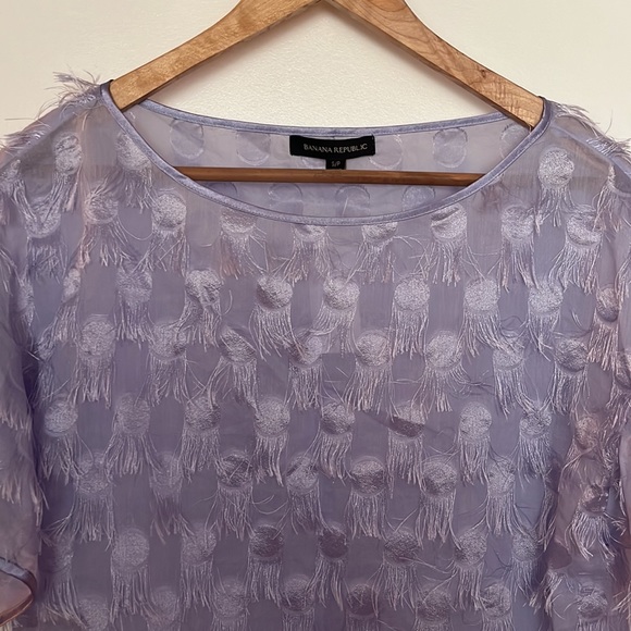 BANANA REPUBLIC | Lilac Polka-Dot Fringe Flutter Sleeve Blouse Sz S - Picture 4 of 6